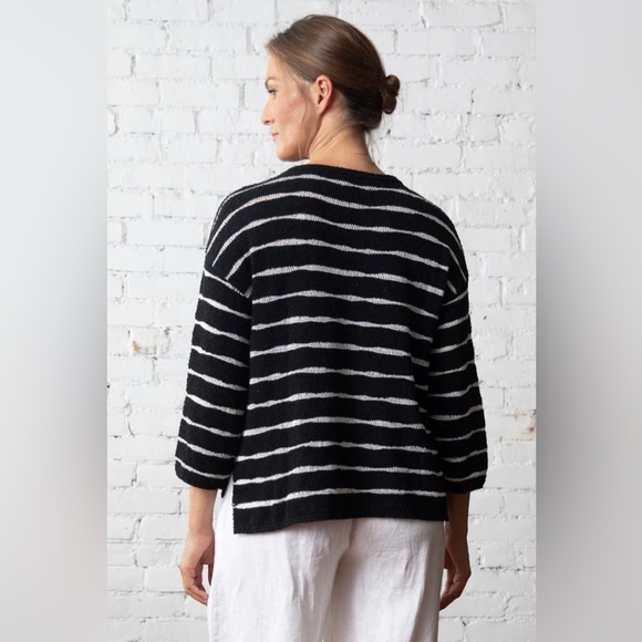OLIVIA BY HABITAT | Wave Stripe Pullover Sweater Black and White - Picture 9 of 11